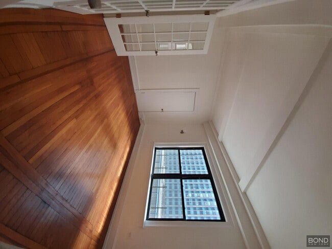 Foto del edificio - 140 W 55th St