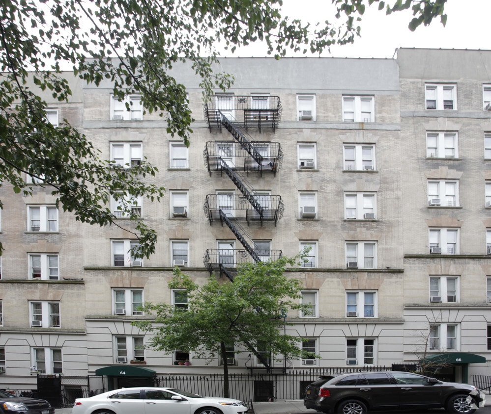 Building Photo - 64 W 107th St
