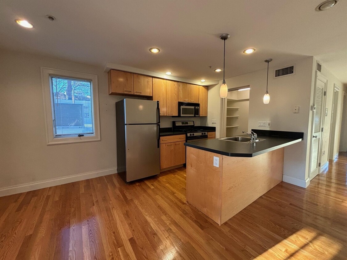 Foto principal - 1110 Massachusetts Ave