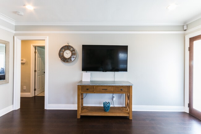 Building Photo - 5357 Virginia Ave