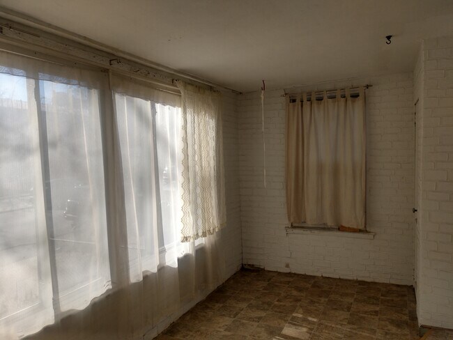 Sunroom - 179 Winthrop St