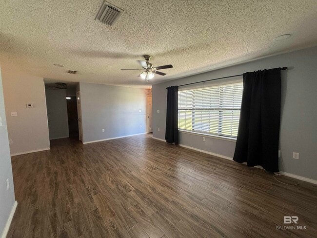 Building Photo - 523 W Amanda Ave