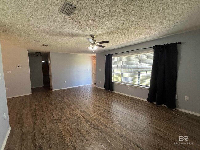 Foto del edificio - 523 W Amanda Ave