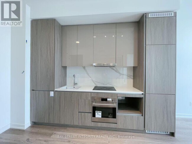 Building Photo - 28 Interchange Wy