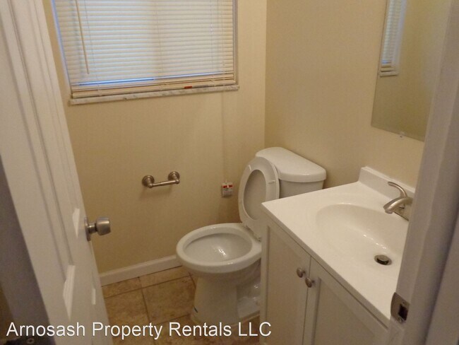 Building Photo - 4 br, 2.5 bath House - 23736 Clarkson