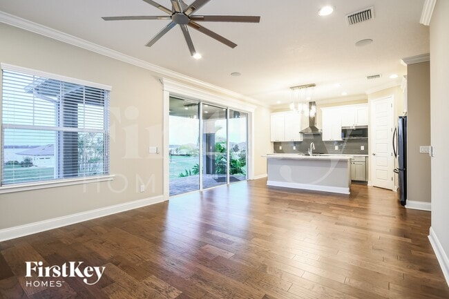 Foto del edificio - 252 Pine Lilly Ct