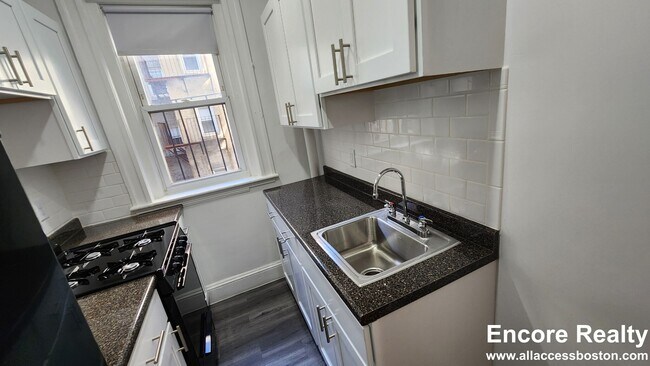 Building Photo - 1179 Boylston St