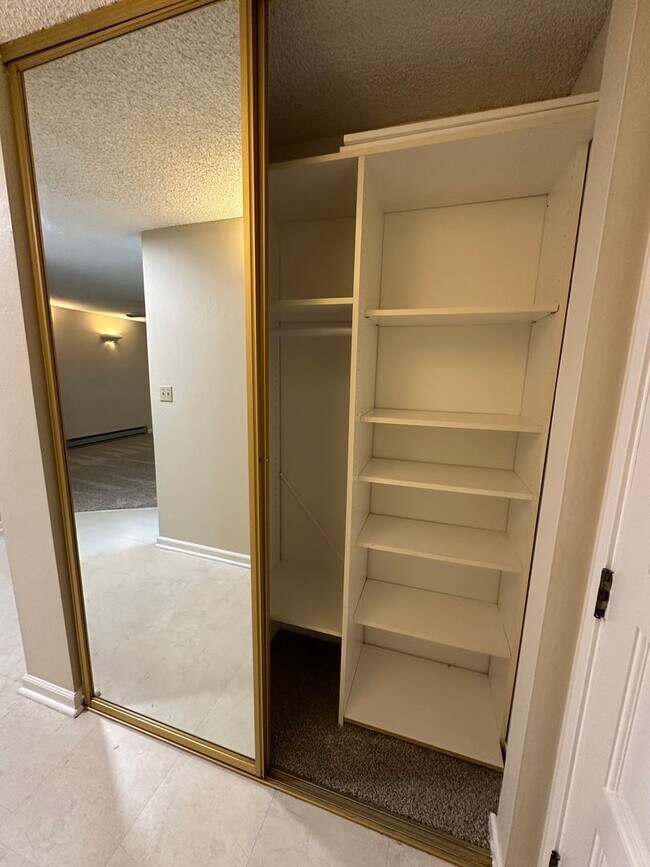 Foto del edificio - 2 bedroom, 1 bath condo in Mountain View