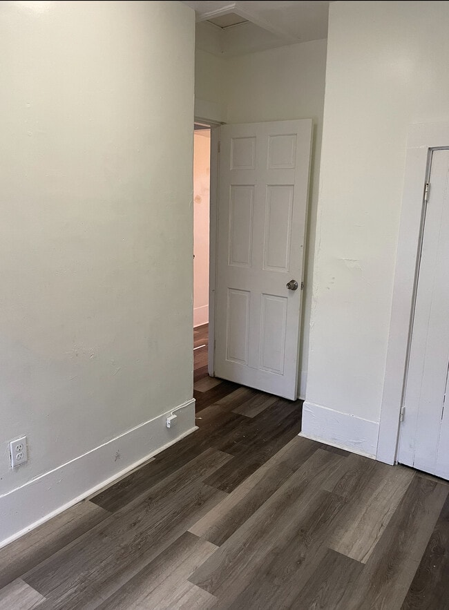 Building Photo - Fuller Properties