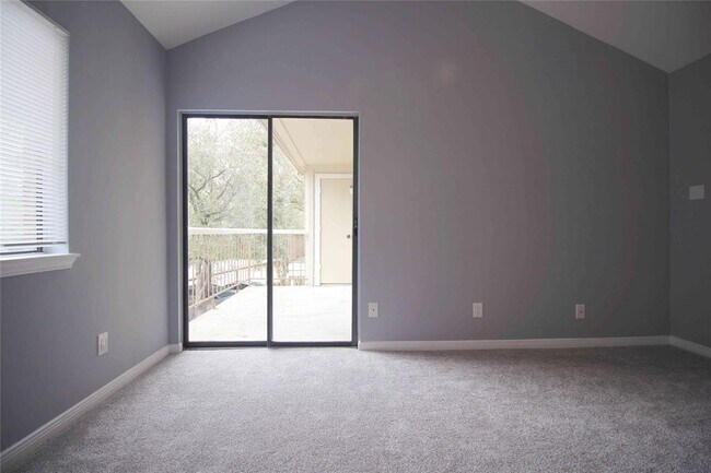 Building Photo - 3500 Tangle Brush Dr