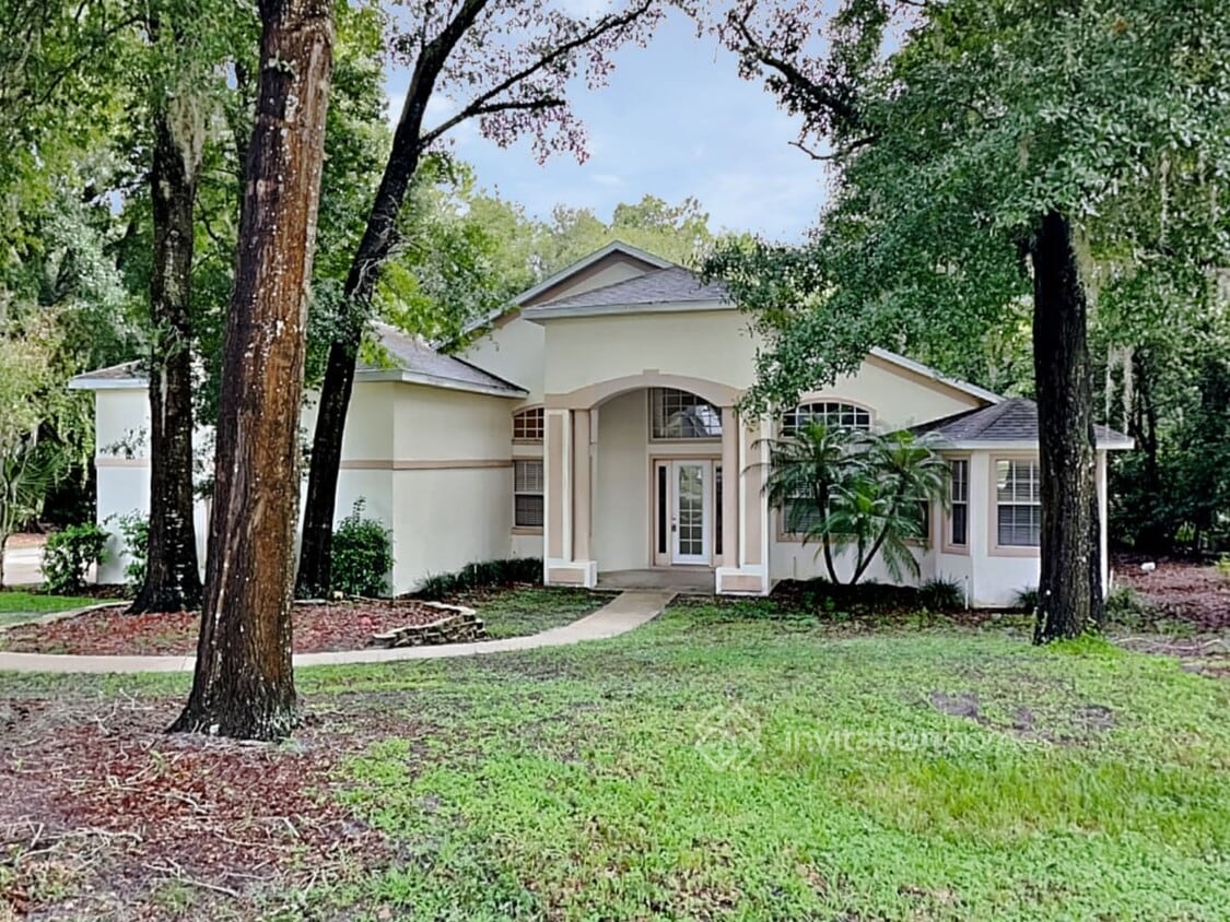 Primary Photo - 120 Steeplechase Cir