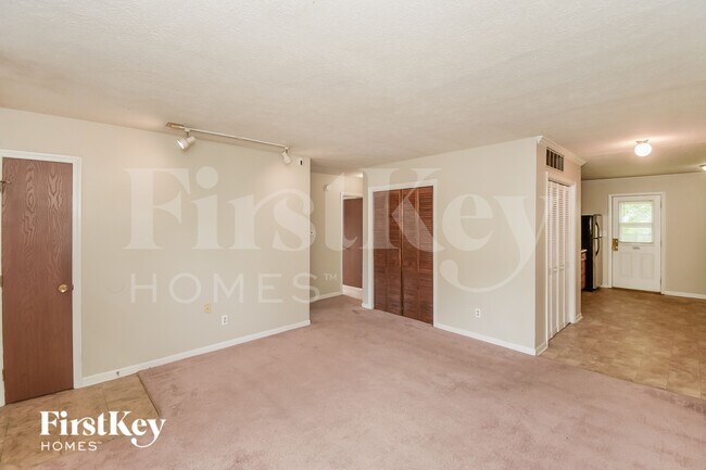 Foto del edificio - 5691 Dobbs Ferry Dr