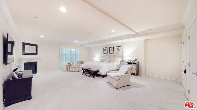 Foto del edificio - 118 S Clark Dr