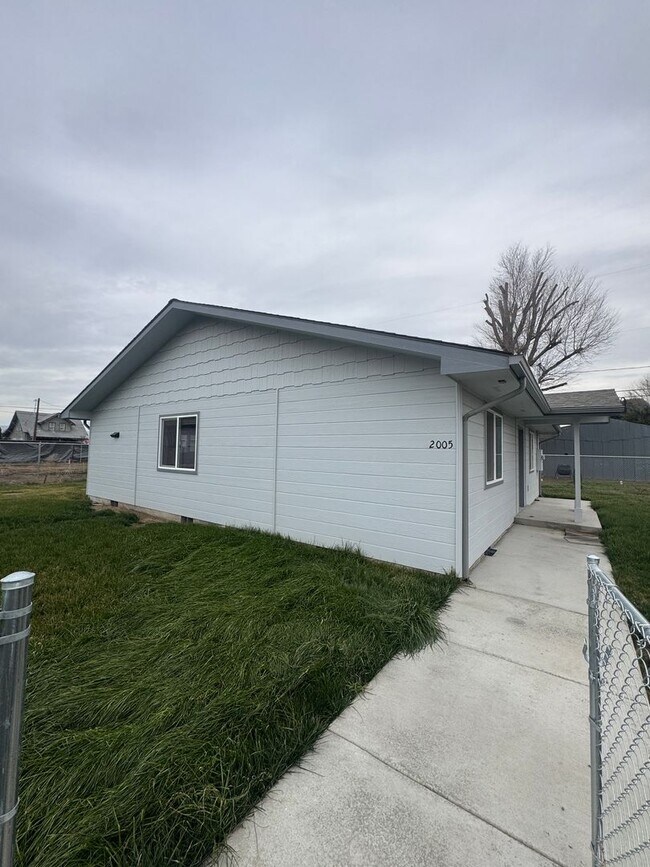 Foto del edificio - 2005 Ledwich Ave