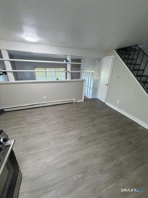 Foto del edificio - 351 Mill Rock Rd