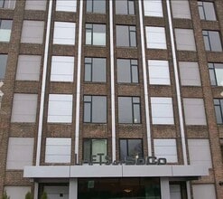 Building Photo - 147 Centre St