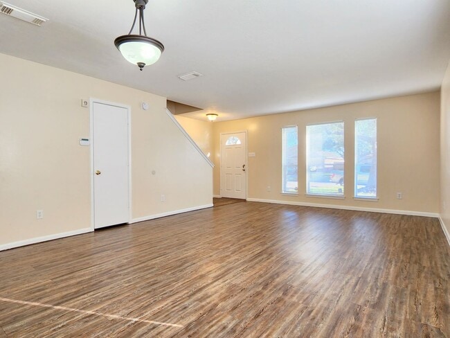 Building Photo - 18123 Noble Forest Dr