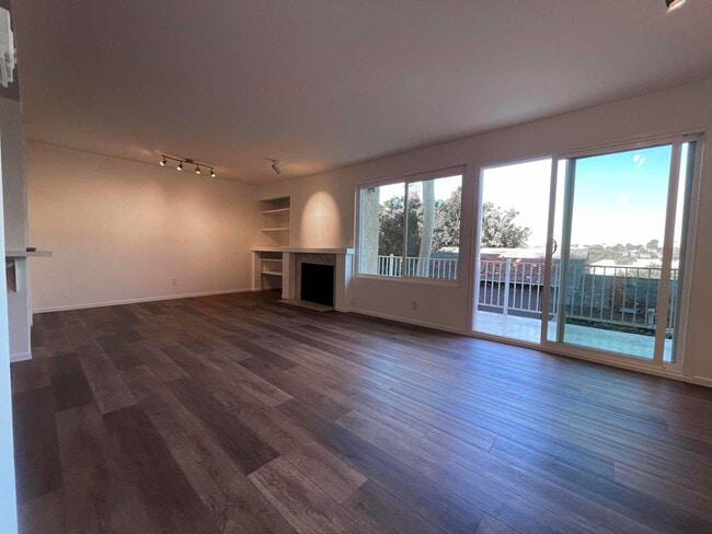 Living Room - 2627 Highland Ave