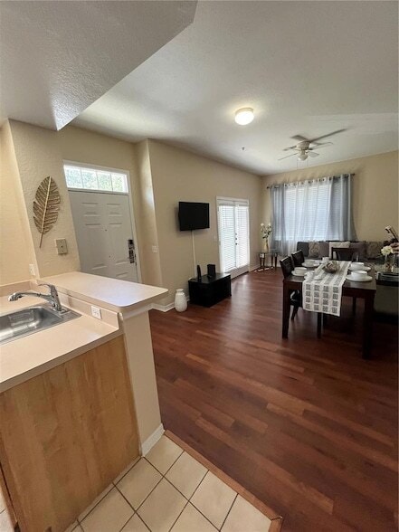 Building Photo - 2201 San Cristobolo Dr