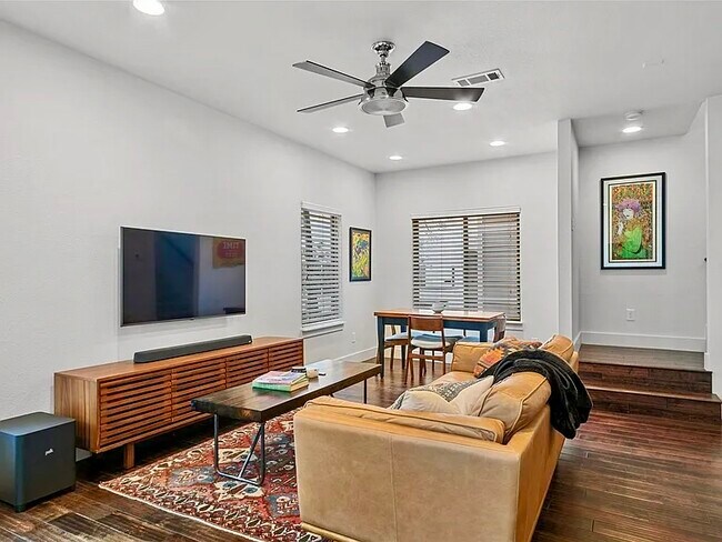 Foto del edificio - 5922 Hudson St