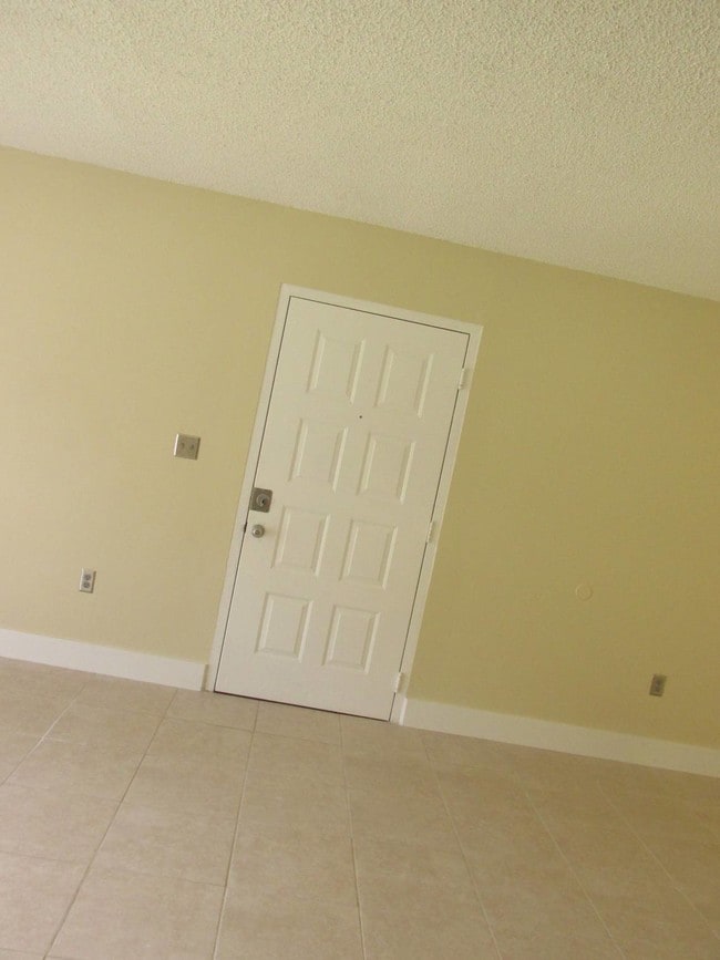 Foto del edificio - 7423 SW 152nd Ave