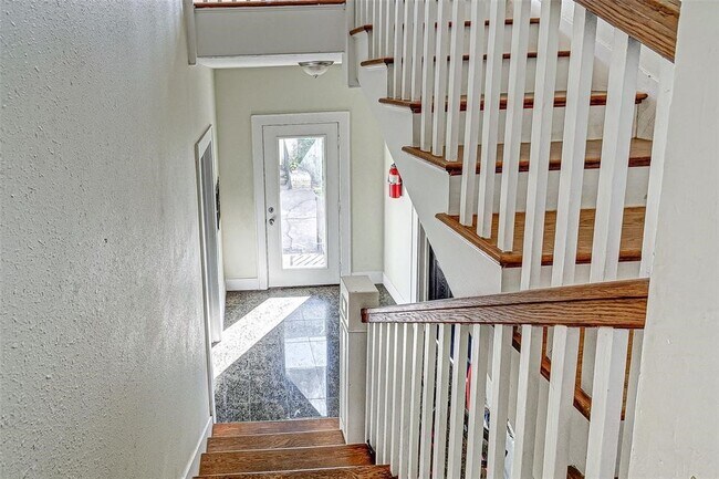 Foto del edificio - 1024 Heights Blvd