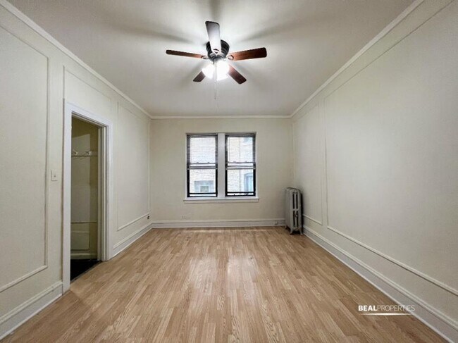 Foto del edificio - 0 bedroom in CHICAGO IL 60625