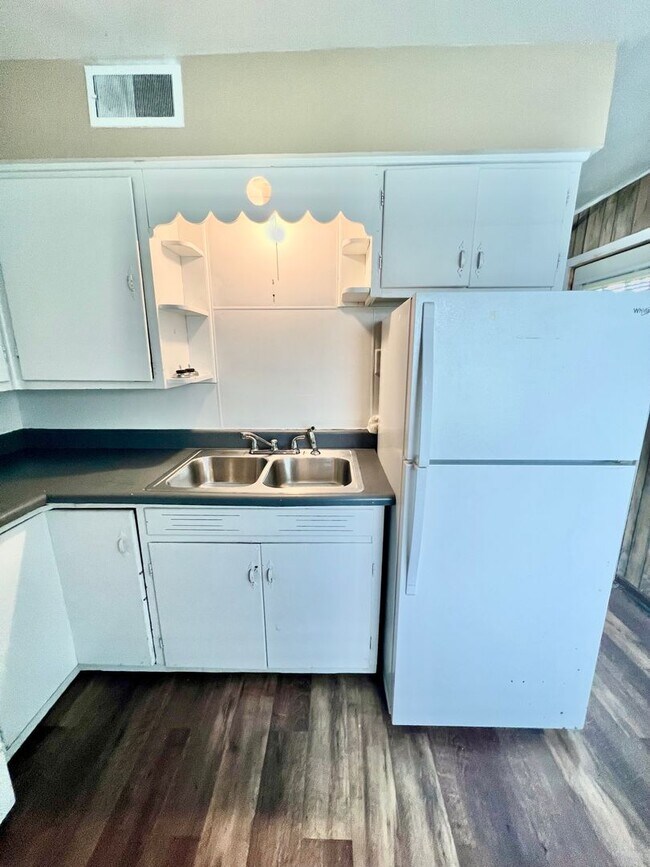 Foto del edificio - NEW LISTING! 3 Bedroom House!