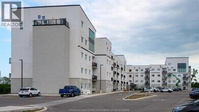 Building Photo - 1900 6th Conc