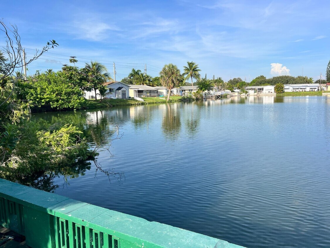 Primary Photo - 260 SW 8th Ave