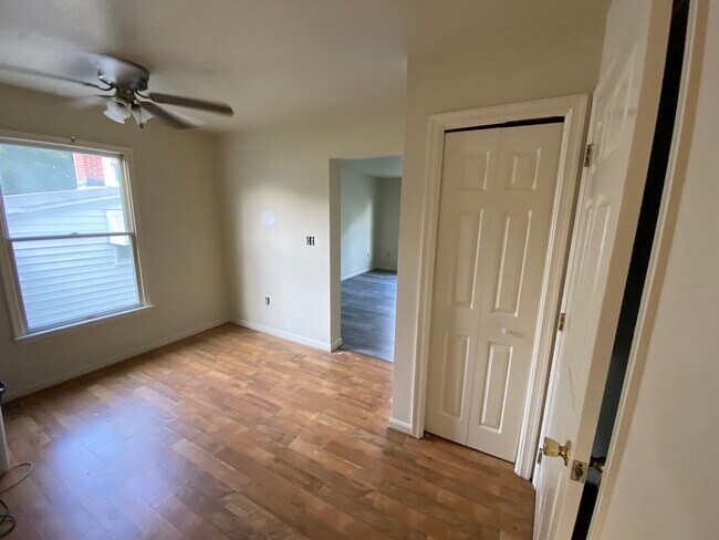 Dining room (adjacent to living room, kitchen, and bathroom) - 937 Chestnut St