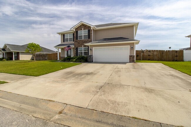 Building Photo - 135 Oak Harvest Ridge