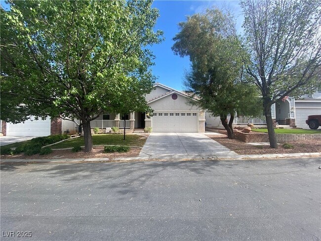Building Photo - 7833 Hidden Village Ave