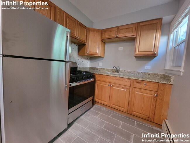 Foto del edificio - 2068 W 135th St