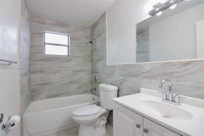 Foto del edificio - 400 NE 1st St