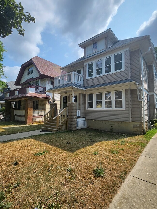 Building Photo - 2862 N 48th St