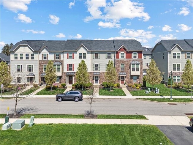Photo - 410 Fairmont Dr Townhome