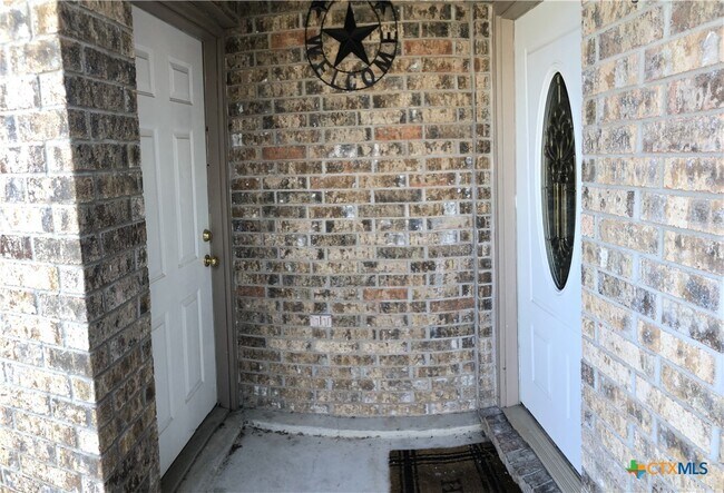 Building Photo - 2722 Heynis N