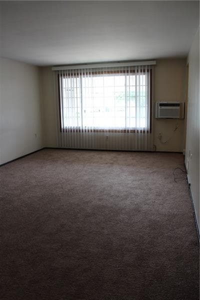 Building Photo - 150 Rothesay Ave
