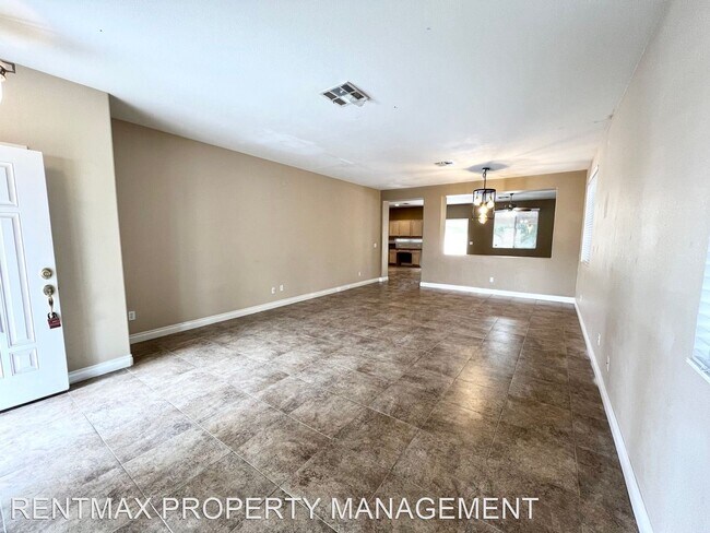 Foto del edificio - 5 br, 3 bath House - 274 FAR AWAY ST