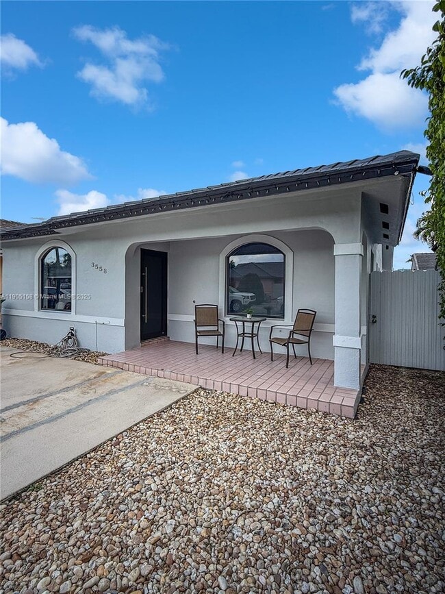 Building Photo - 3558 W 72nd Pl