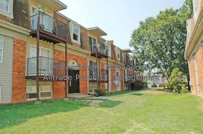 Building Photo - 5511 Hunt Club Ln