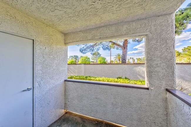 Foto del edificio - 6617 W Tropicana Ave
