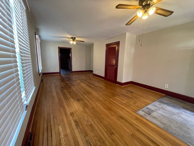 Building Photo - One-story home with front porch