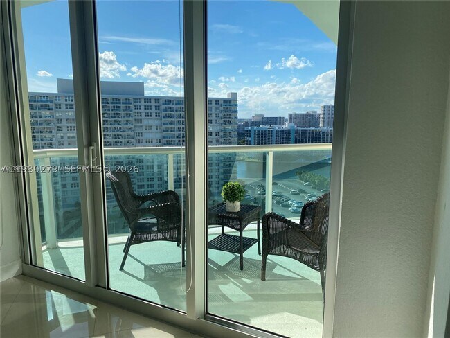Foto del edificio - 3801 S Ocean Dr