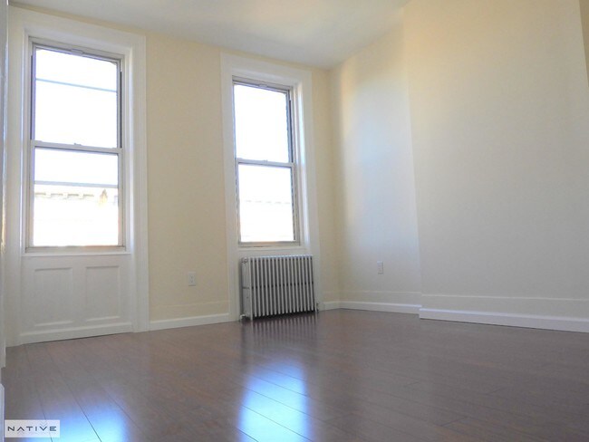 Building Photo - 5854 Catalpa Ave
