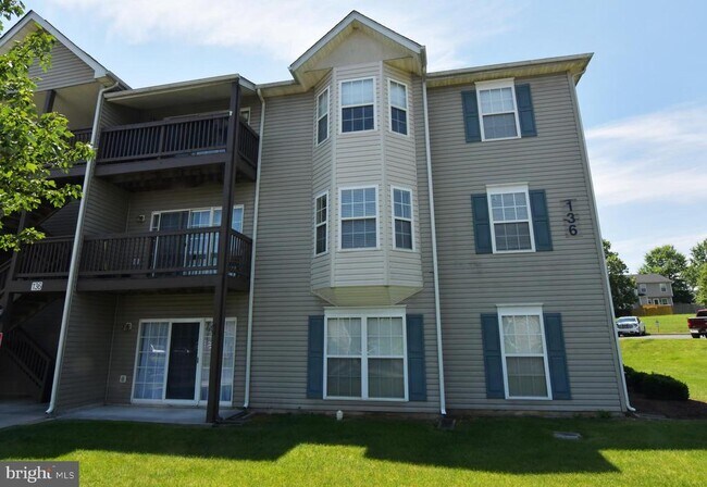 Foto del edificio - 136 Brookland Ct