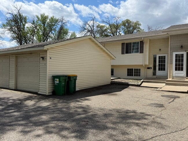 Building Photo - 4041 W 125th St