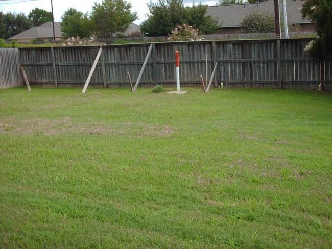 Building Photo - Beautiful 3/2 House A On Corner Lot!