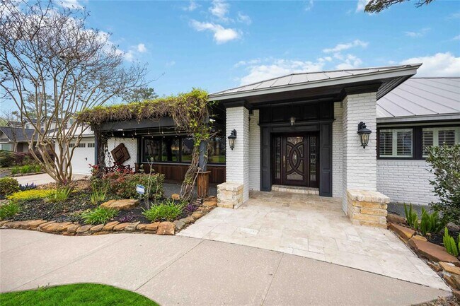 Foto del edificio - 4031 Fernwood Dr